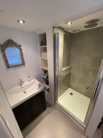 B&B Hetvrijdagsgevoel 斯内克 外观 照片